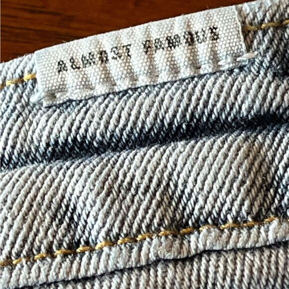 Women’s Almost Famous Size 7 Light Wash Ultra Distressed Jeans - Picture 3 of 12